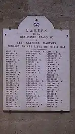 Nom de Gaston Turpin figurant sur la plaque commémorative du monument des fusillés