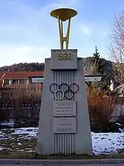 Monument des JO d'hiver de 1968 en centre ville.