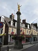 Colonne à la République« La Liberté, ou La République ou Marianne ou Marianne de la Paix à Villedieu-les-Poêles », sur À nos grands hommes,« Colonne à la République à Villedieu-les-Poêles », sur e-monumen,« Statue de Marianne à Villedieu-les-Poêles », sur Wikimanche