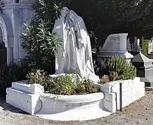 Couple, sur la sépulture de Flaminius Raiberti au Cimetière du château à Nice.