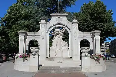 Monument de la Victoire (1925), Bourg-en-Bresse, square des Quinconces.