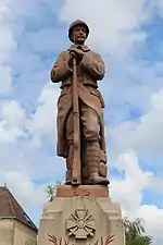 Poilu au repos (monument aux morts)