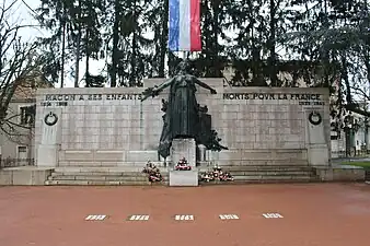 Monument aux morts, 1923, Mâcon, square de la Paix.