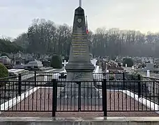 Monument aux morts, au cimetière