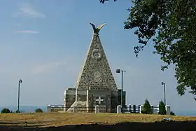 Monument au sommet.