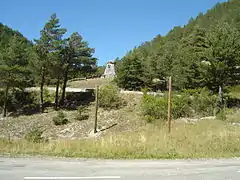 Épingle au niveau d'un monument aux morts (vers 1 330 m).