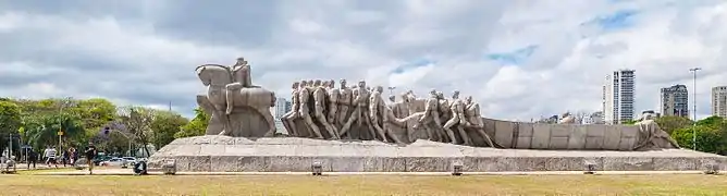 Monument aux Drapeaux