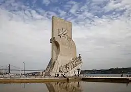 Vue complète du monument