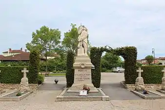 Monument aux morts du cimetière.