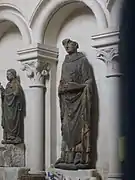 Statue de saint céphalophore.