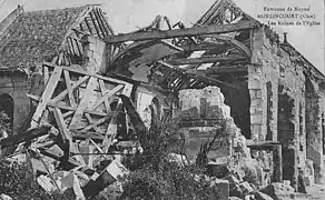 Ruines de l'église à la fin de la guerre.