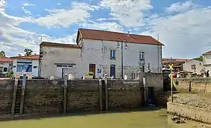 Le moulin du port (vue aval).