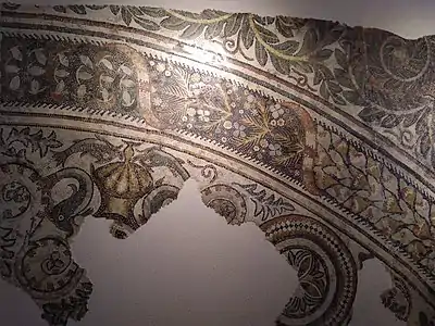 Mosaïque d'une villa gallo-romaine (authentique), Nérac, hôtel de ville.