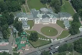 Vue aérienne du château à partir de la tour Ostankino.