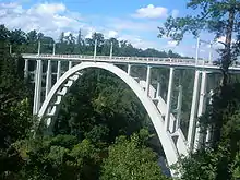 Le pont dénommé L'arc en ciel de Bechyně.