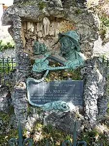 Monument à Edouard-Alfred Martel et à Louis Armand (1927), Mostuéjouls.