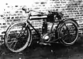 Moto conçue et construite par Jules et Paul Cornu, à Lisieux, au début du XXe siècle.