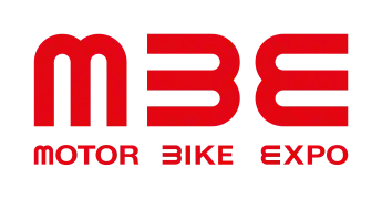Motor Bike Expo (it), logo « MBE », où le même glyphe se répète dans trois orientations.