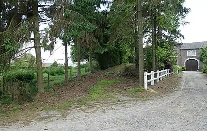 Motte à la Ferme du Cerf à Fize-Fontaine.