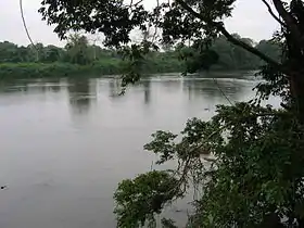 La rivière Ngounié à Mouila
