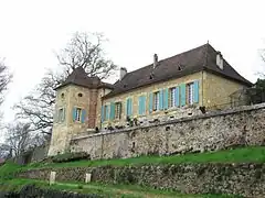 La Rebière d'Or surplombant la Dordogne.