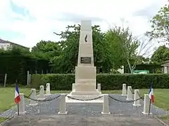 Le monument aux morts.