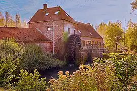 Le moulin à eau.