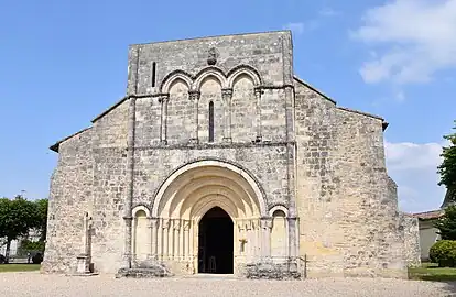 La façade.