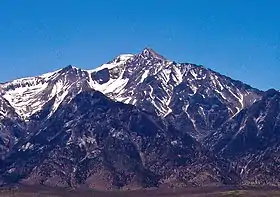Vue du mont Williamson depuis Manzanar dans la vallée de l'Owens.