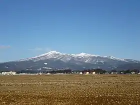 Vue du mont Adatara depuis Ōtama.