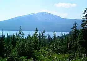 Vue du mont Bailey au-dessus du lac Diamond