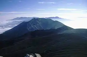 Vue du mont Biei depuis le mont Tokachi.
