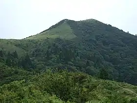 Vue du mont Bunagatake depuis le mont Goza.