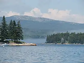 L'île des Monts Déserts, vue de la mer, près de Southwest Harbor