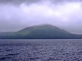 Vue du mont Gharat ennuagé dominant le lac Letas.