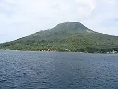 Le mont Guisiliban (571 m).