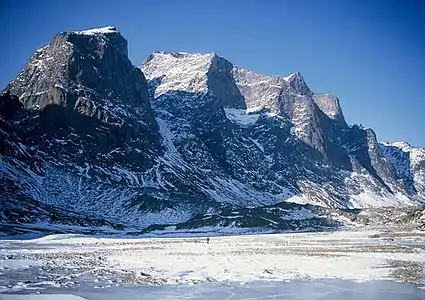 30. Le mont Odin est le point culminant de l'île de Baffin.