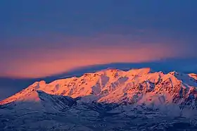 Vue du mont au coucher de soleil.