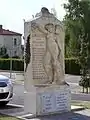 Le monument aux morts sur la place du village (sept. 2012)