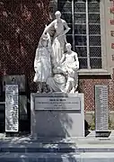 Grand-Place, monument aux héros et martyrs de la guerre 1914-1918.