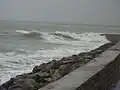 La tempête du 29 janvier 2014 submergeant la digue du petit port de Mousterlin.