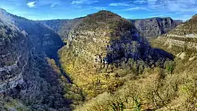 Boucle de la Loue dans les gorges de Nouailles.