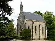 La chapelle néogothique.