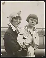 Mme Thaw et son fils Russell (né en 1910).