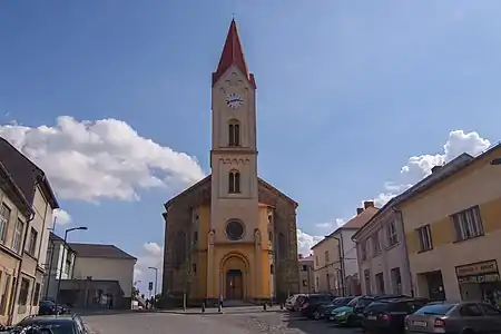 Église Saint-Martin : le porche.