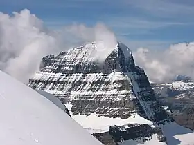 Vue du mont Alberta depuis le sommet de Diadem Peak.