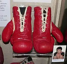 Paire de gants de boxe de Mohamed Ali.