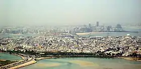 Île de Muharraq avec Manama au fond.