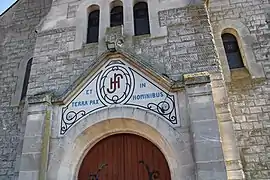 Détail de la mosaïque du portail de l'église.