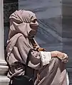 Femme musulmane au palais de Dolmabahce en Turquie (2015)